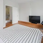 Convenient 2Br - Walking Distance To Times Square
