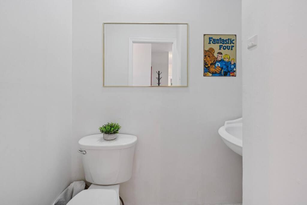 Convenient 2br - Walking Distance To Times Square Apartment New York