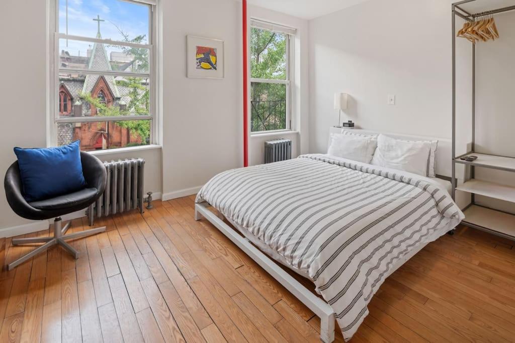 Convenient 2br - Walking Distance To Times Square New York